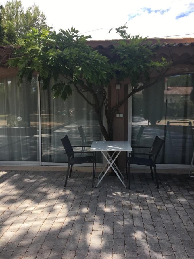 Gîte 2 pièces au calme Les Arcs-sur-Argens Esterno foto